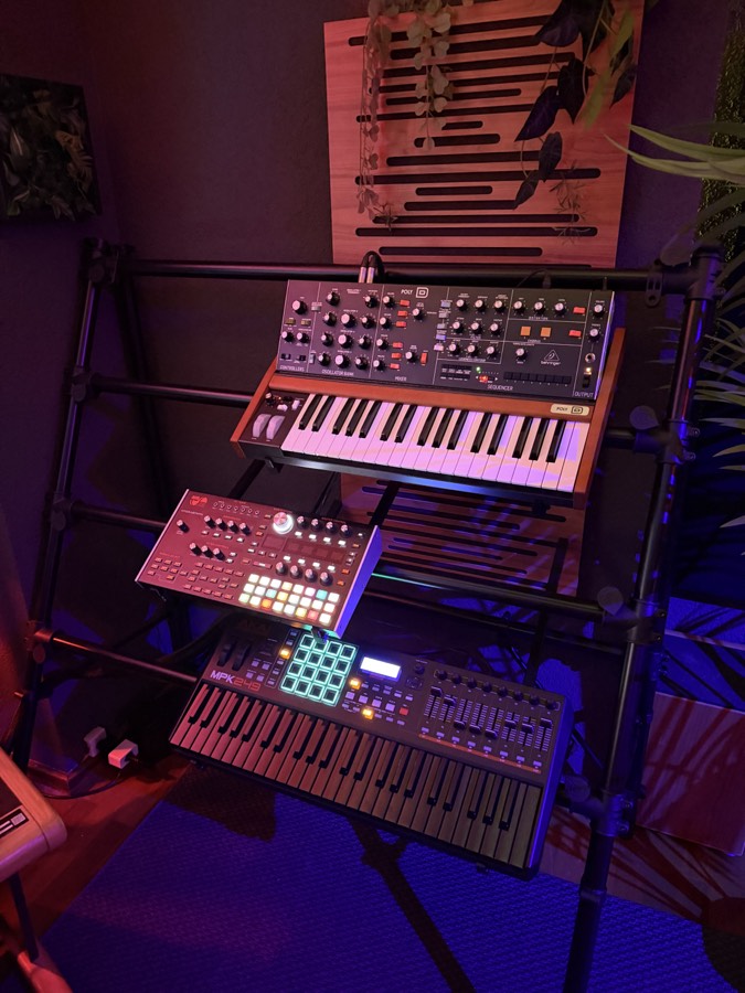 Two Minds studio — Synths & keys